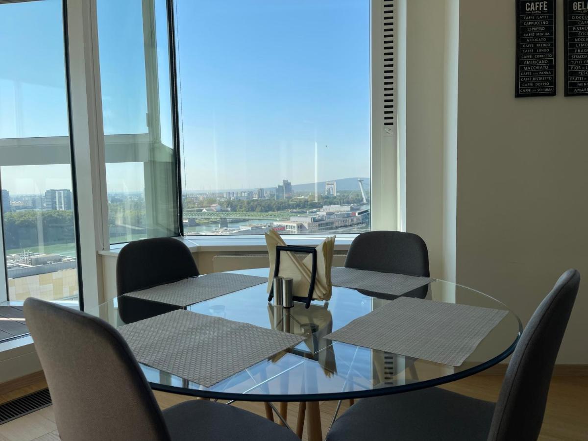 Sag Panorama Apartment 3 Rooms 19Th Floor Great View Free Parking Bratislava Exterior photo