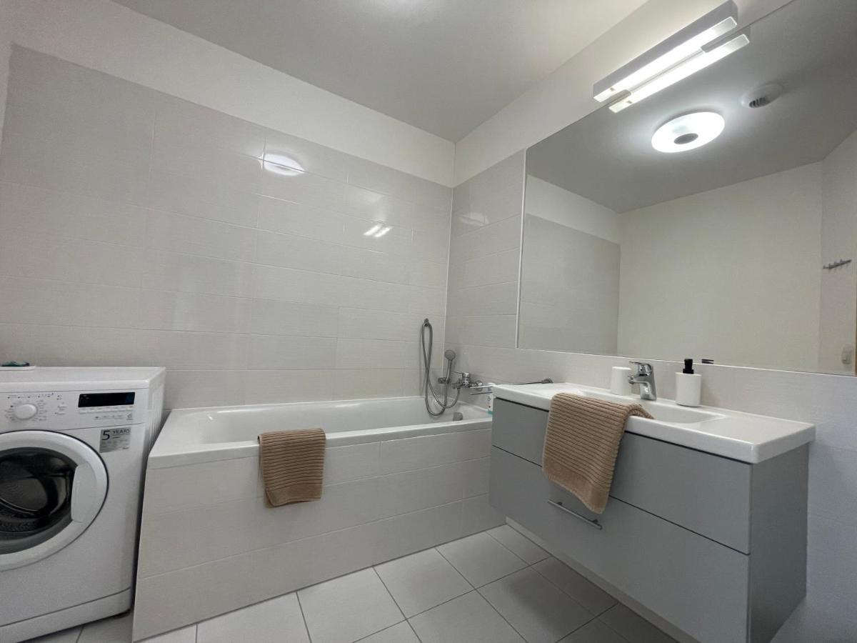 Sag Panorama Apartment 3 Rooms 19Th Floor Great View Free Parking Bratislava Exterior photo