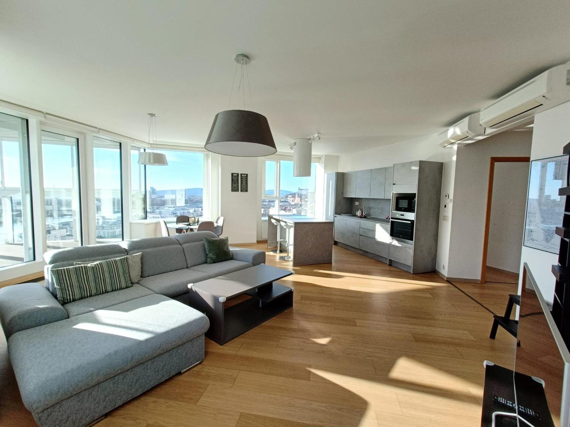 Sag Panorama Apartment 3 Rooms 19Th Floor Great View Free Parking Bratislava Exterior photo