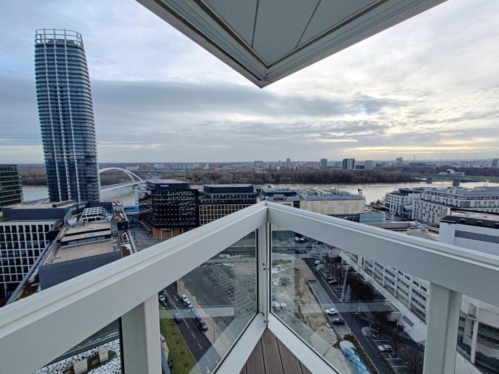 Sag Panorama Apartment 3 Rooms 19Th Floor Great View Free Parking Bratislava Exterior photo